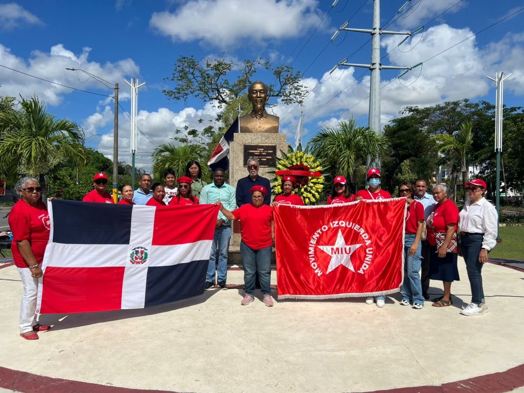 MIU rinde homenaje al Presidente Ho Chi Minh en el 135 aniversario de su natalicio