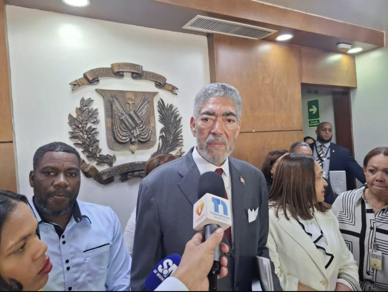 El MIU tilda de “errático” el llamado a “revisar y ajustar” relaciones con China
