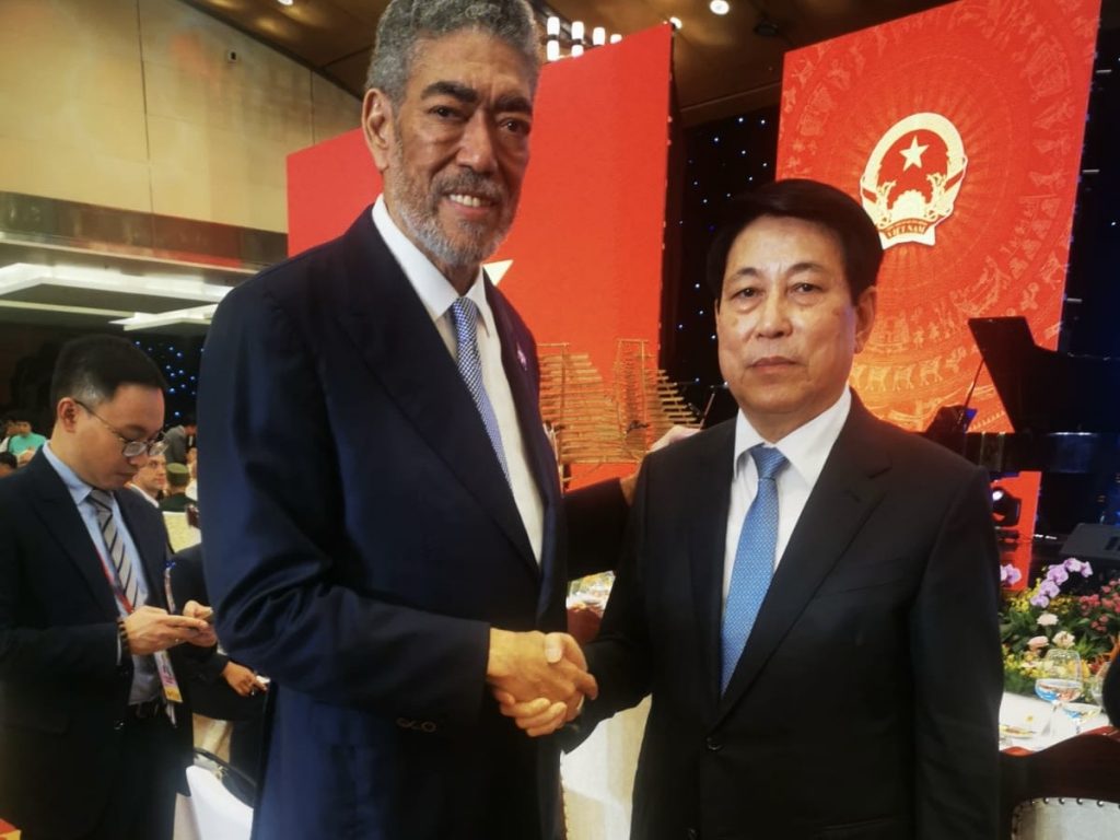 Presidente de Vietnam sostiene encuentro con Miguel Mejía