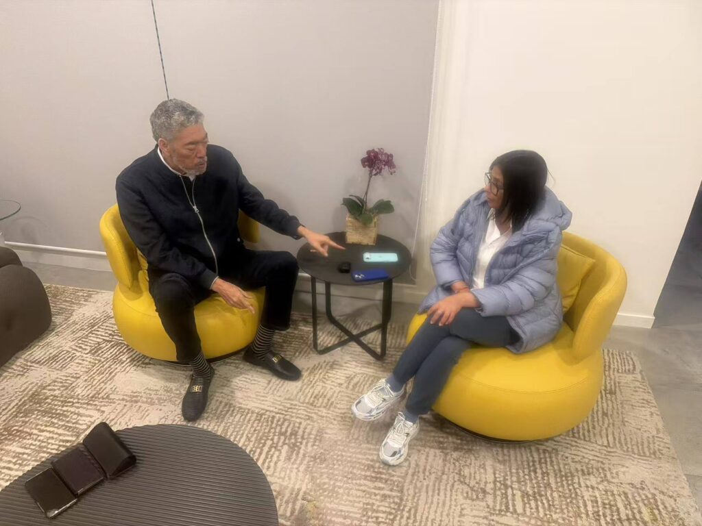 Miguel Mejía reúne con la Presidenta Encargada de Venezuela