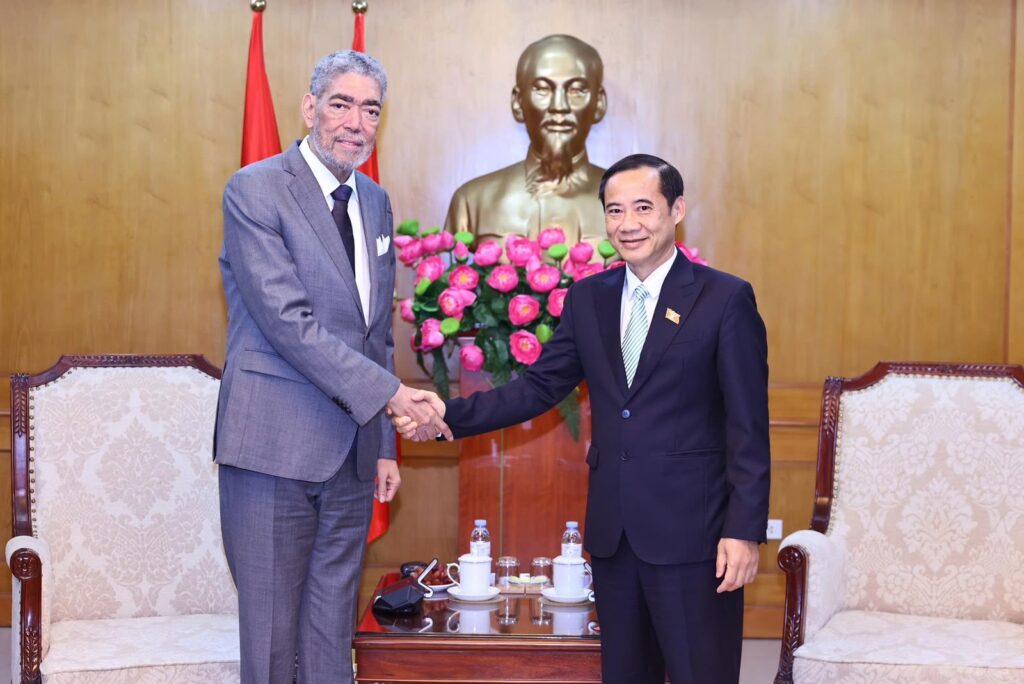 Miguel Mejía concluye visita en Vietnam con el Frente de la Patria - VN