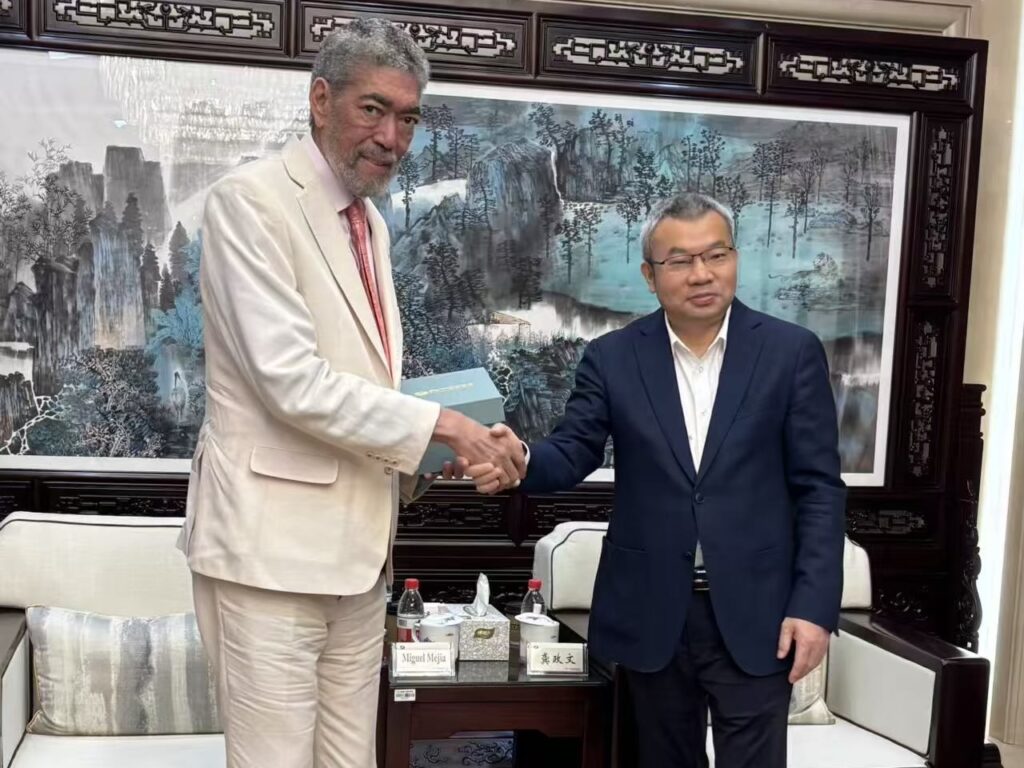 Visita al sistema mediático y multiplataforma Mango TV - CN