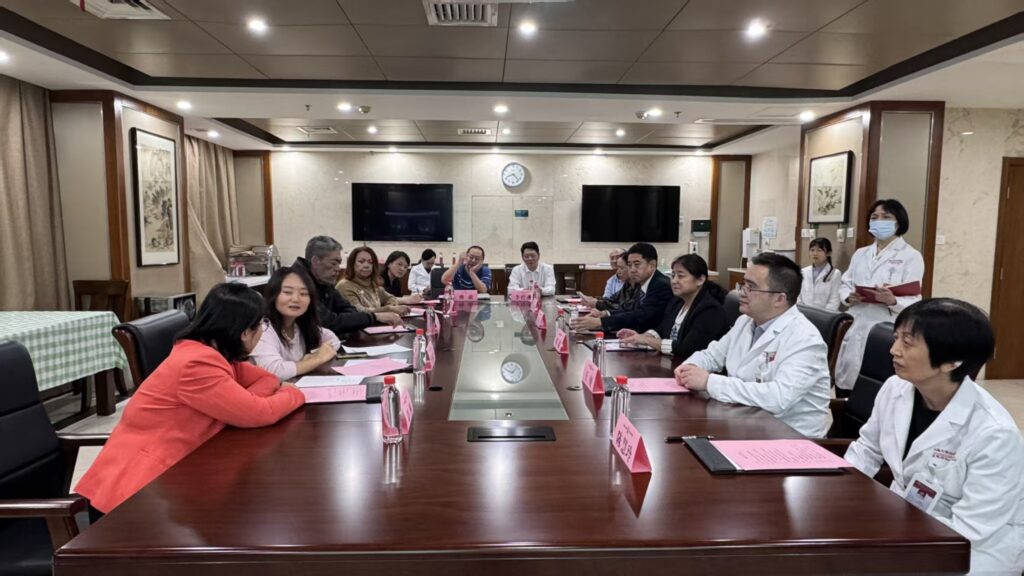 Equipo médico de especialistas del Hospital de Hunan informan conclusiones revisión médica a Miguel Mejía - CN