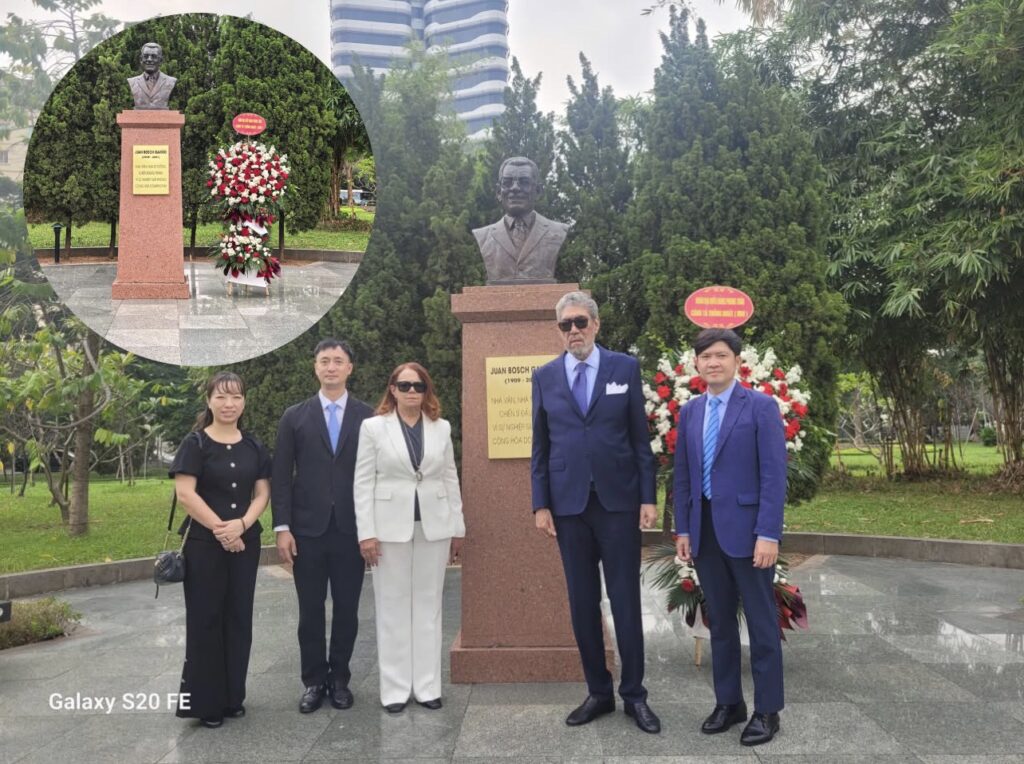 Tributo a Juan Bosch en Vietnam